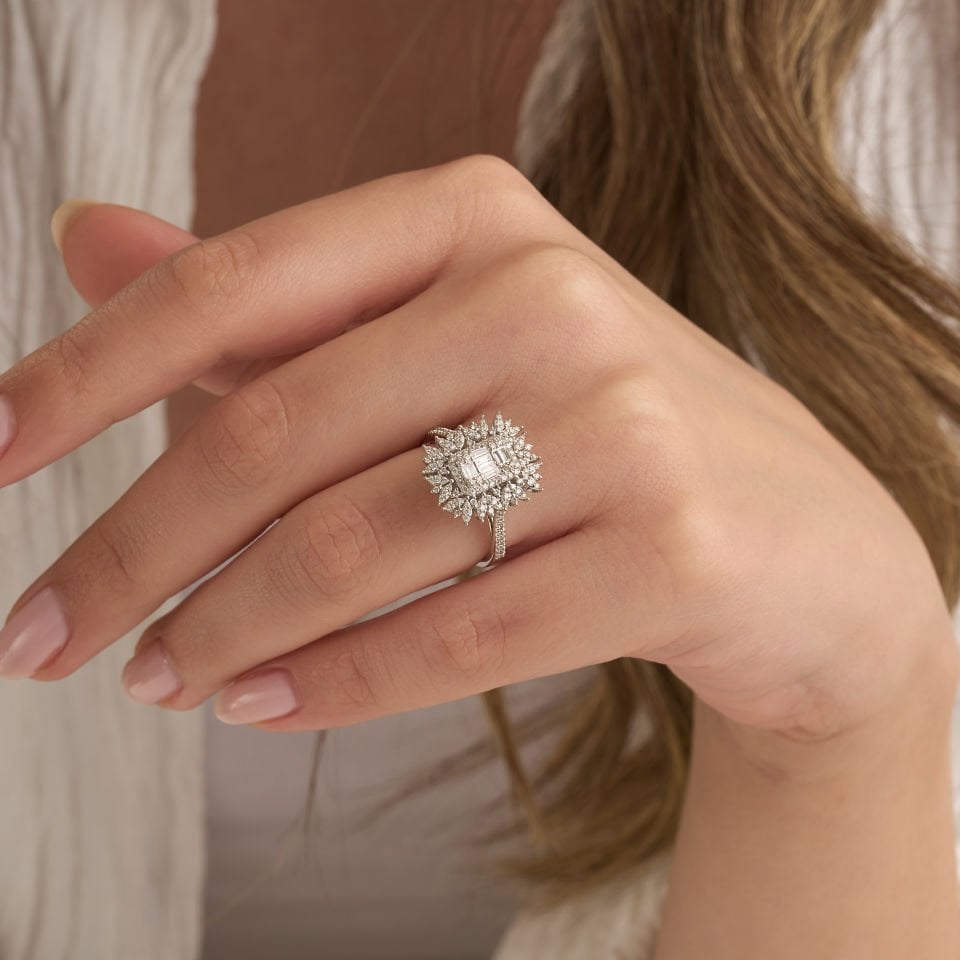 0.56 ct Kavazi Baget Dizayn Yüzük 14 Ayar Altın