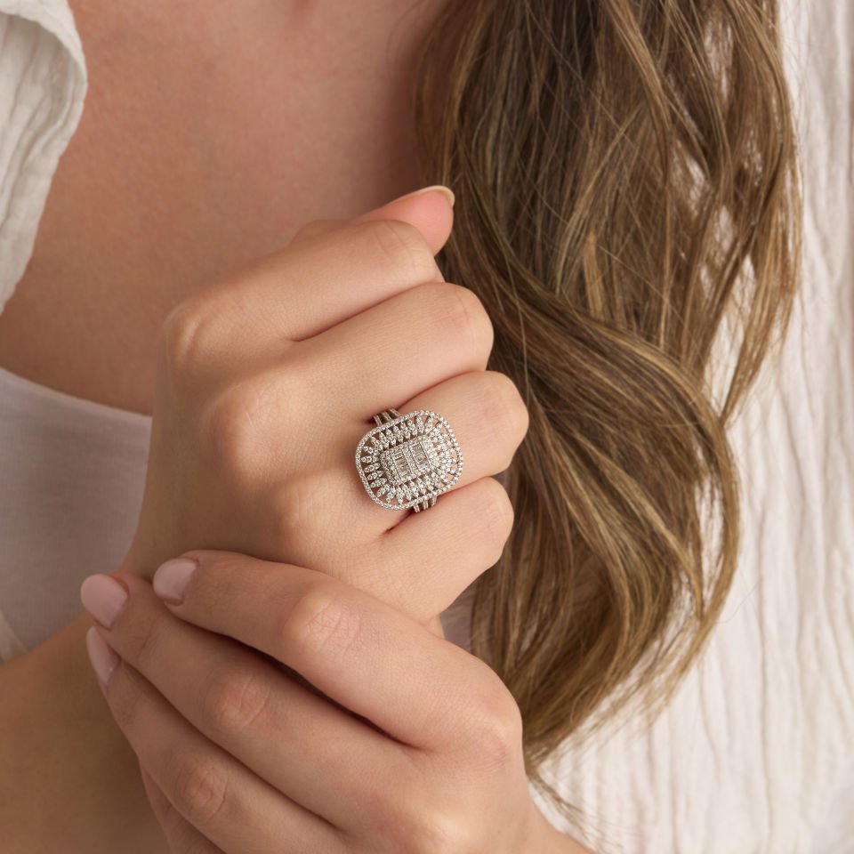 0.88 ct Mega Baget Dizayn Yüzük 14 Ayar Altın