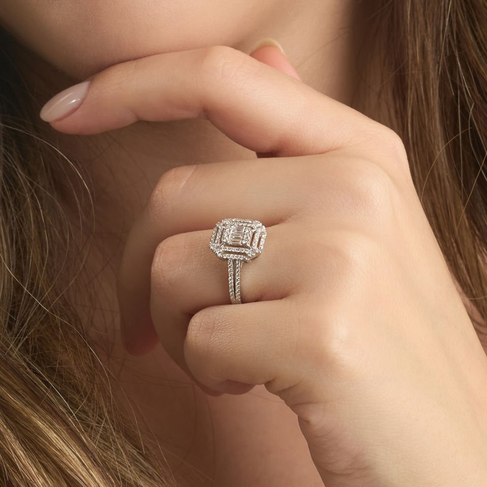 0.56 ct Dizayn Baget Yüzük 14 Ayar Altın