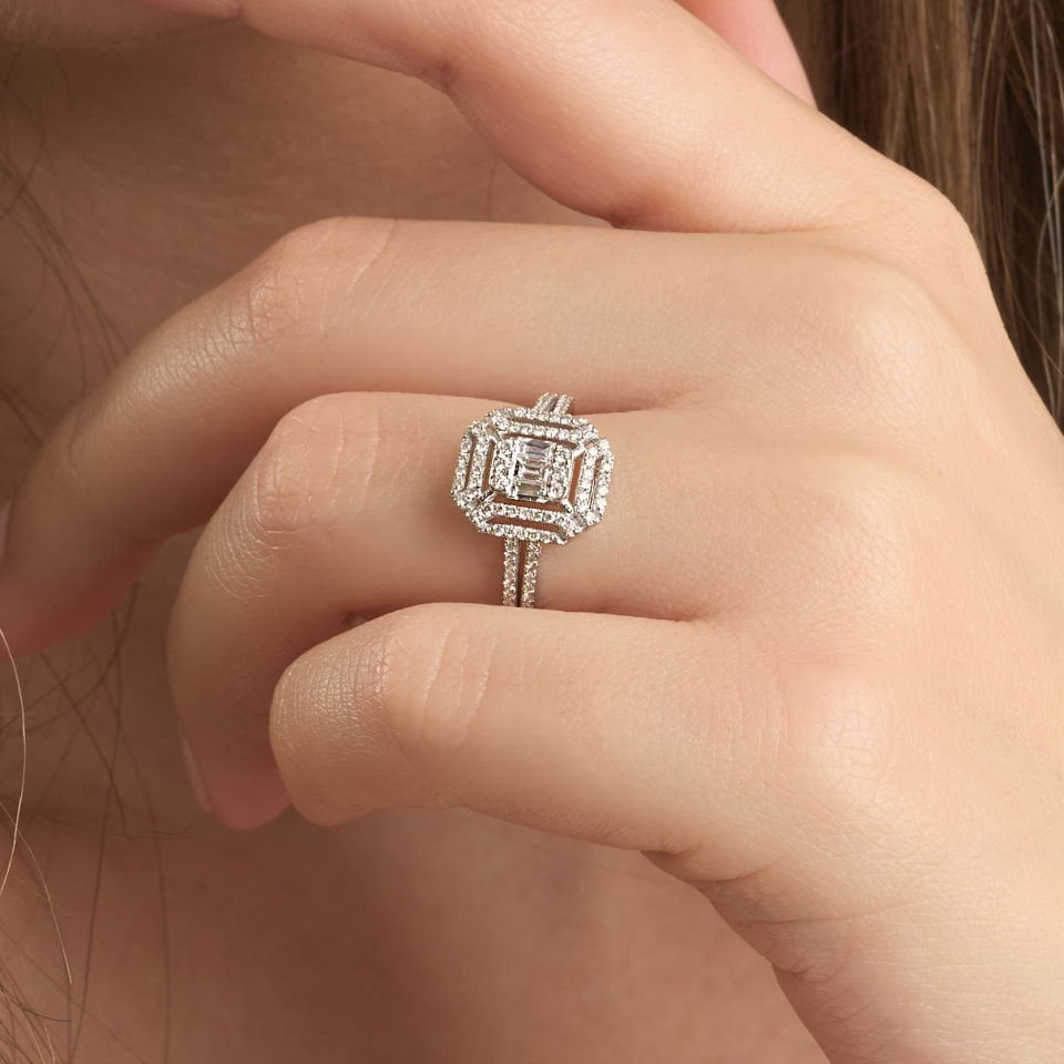 0.56 ct Dizayn Baget Yüzük 14 Ayar Altın