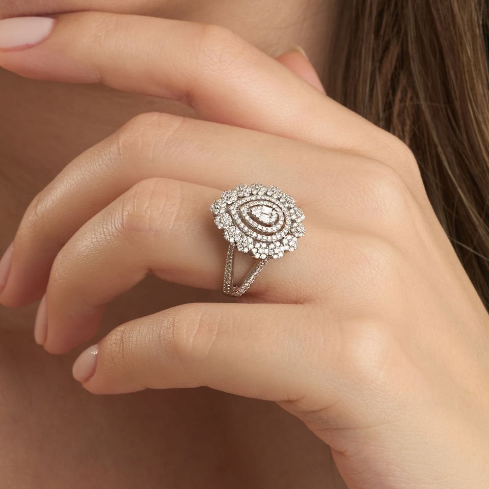 0.78 Karat Damla Model Baget Dizayn Kolye 14 Ayar Altın