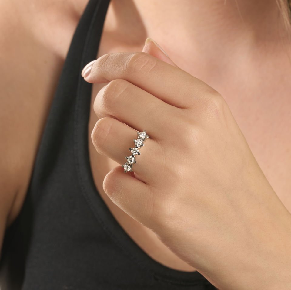 0.80 Karat Kare Tırnak Beştaş Yüzük 14 Ayar Altın