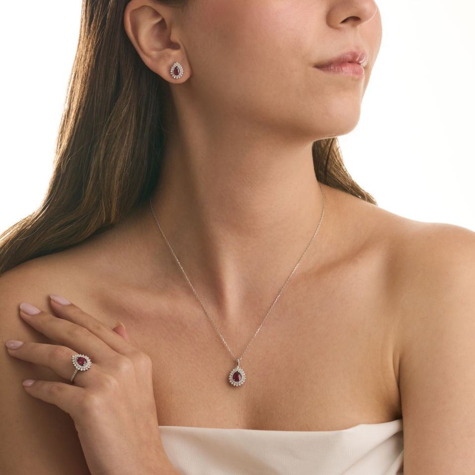 1.56 Karat Yakut Damla Model Full Pırlanta Anturaj Küpe 14 Ayar Altın