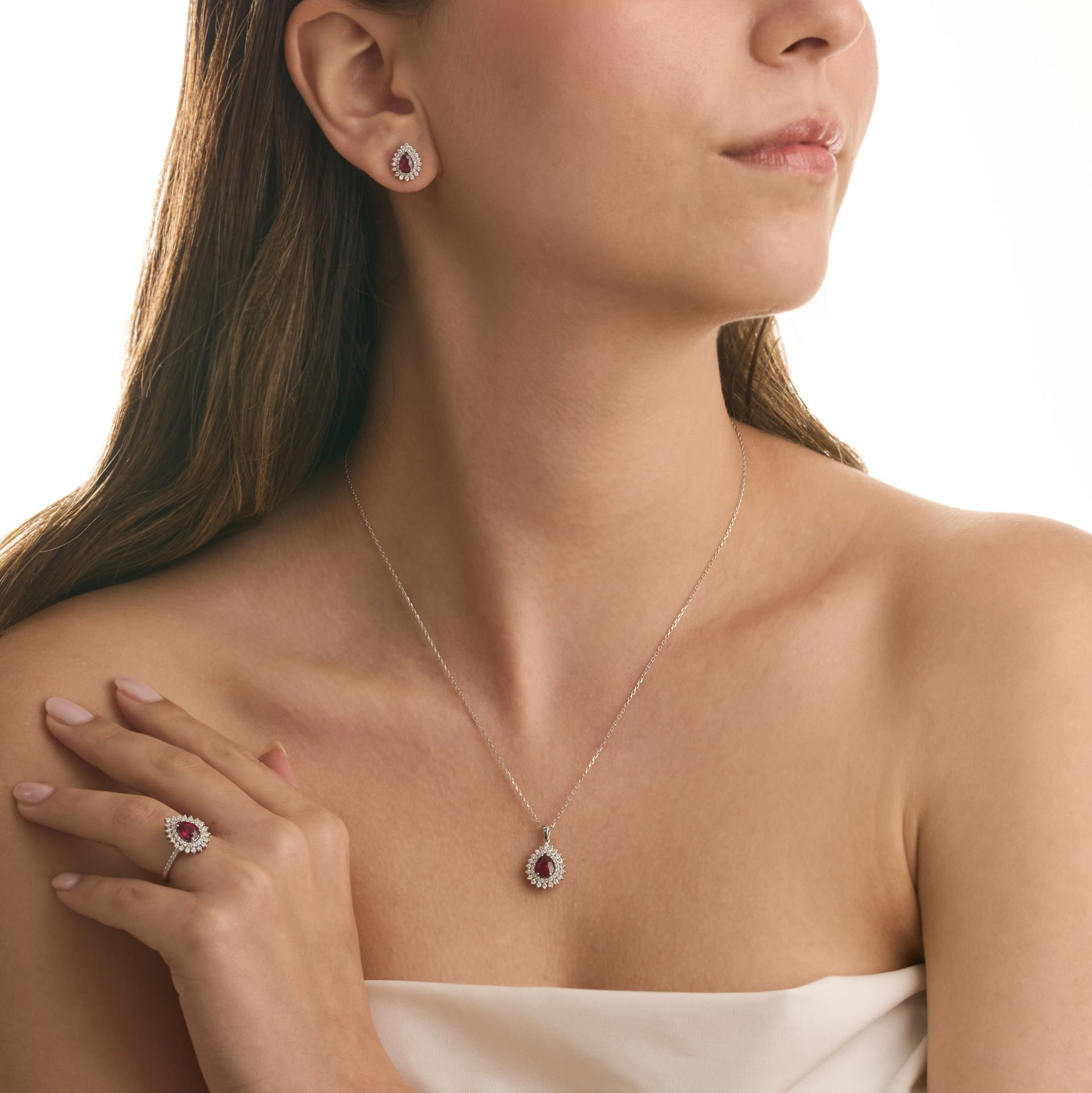 1.55 Karat Yakut Damla Model Full Pırlanta Anturaj Kolye 14 Ayar Altın